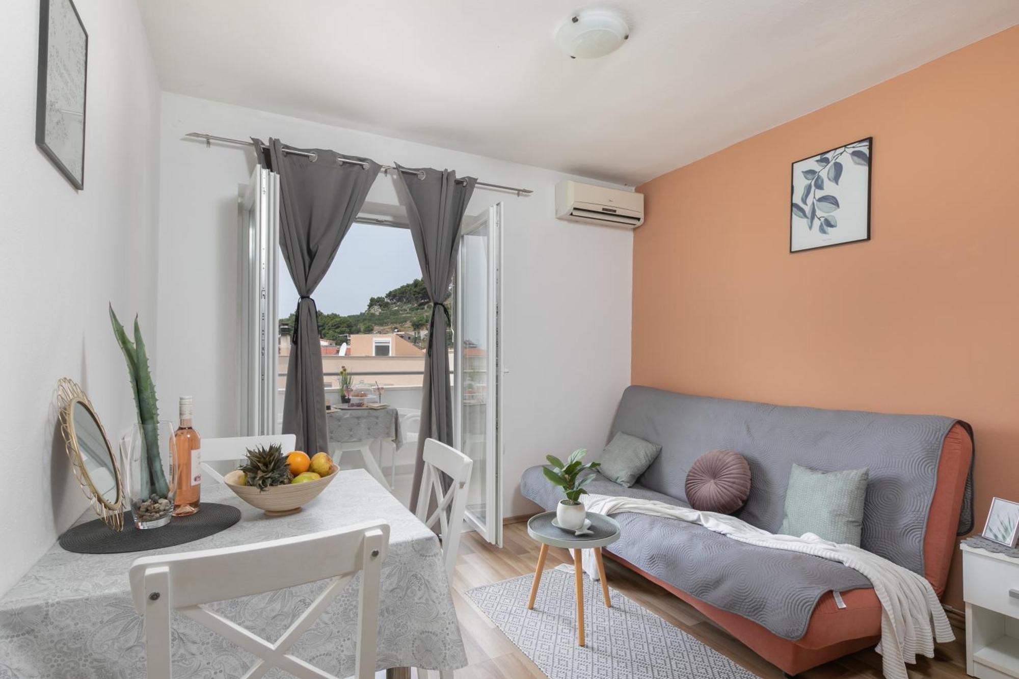 Sea View Apartments M Подгора Номер фото