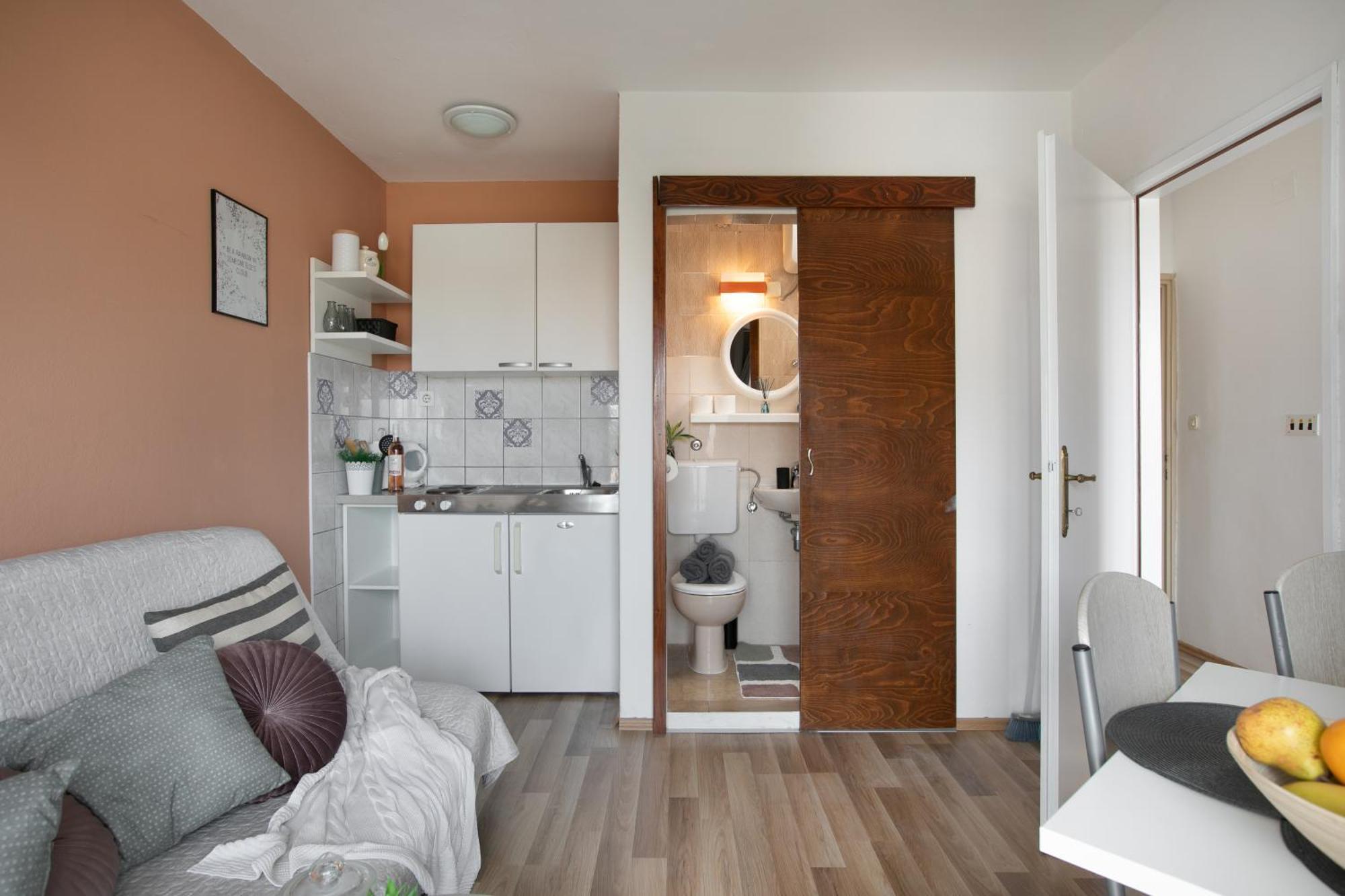 Sea View Apartments M Подгора Номер фото