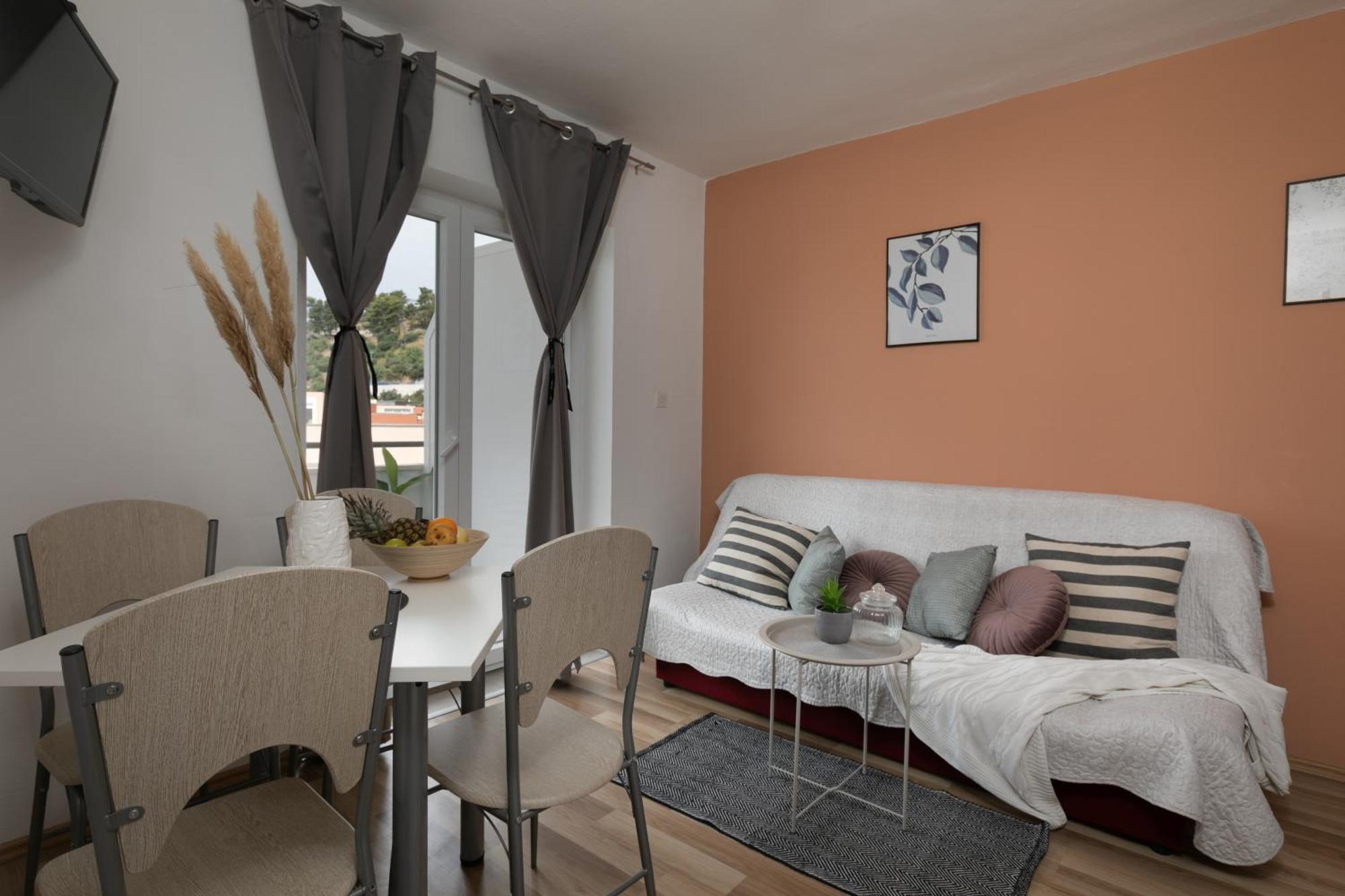 Sea View Apartments M Подгора Номер фото