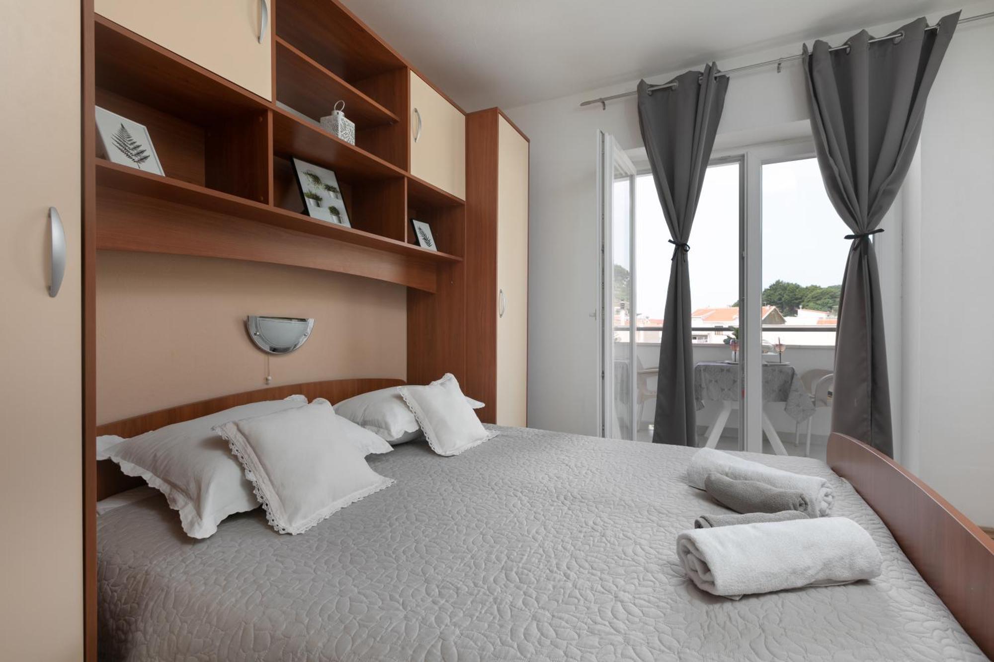Sea View Apartments M Подгора Номер фото