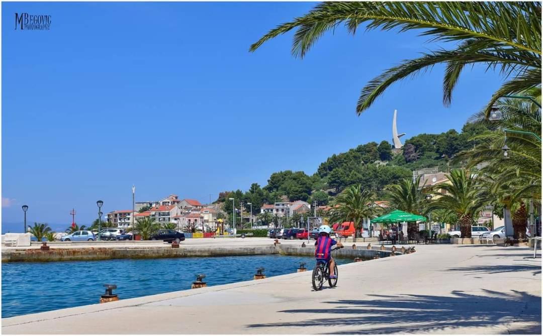 Sea View Apartments M Подгора Номер фото